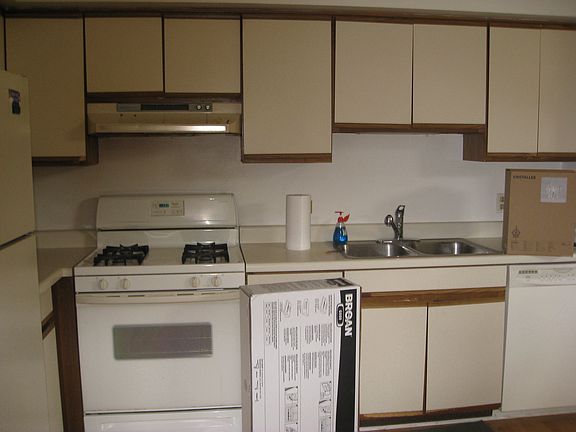 5th image of 1341 Cranbrook Ct