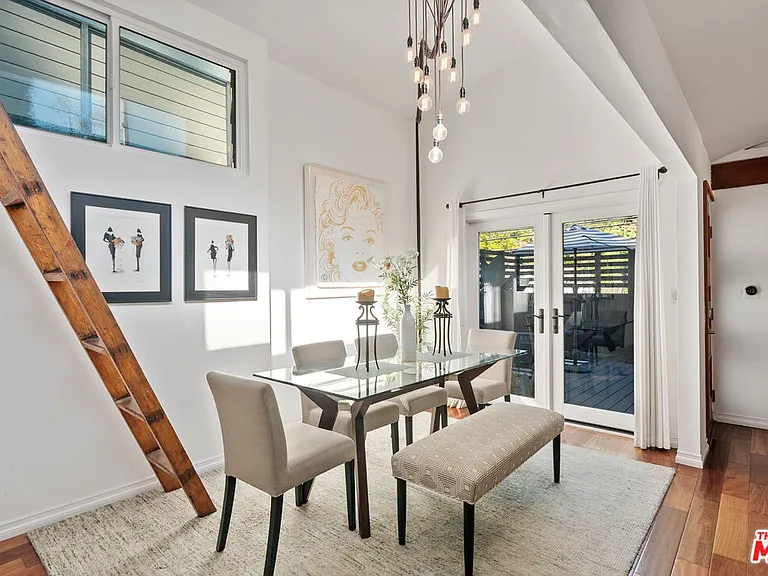 1653 N Beverly Glen Blvd — Photo 4