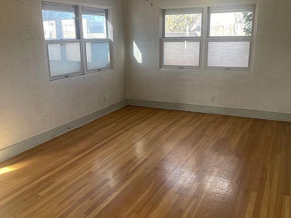 4th image of 410 Stanford Dr SE APT A