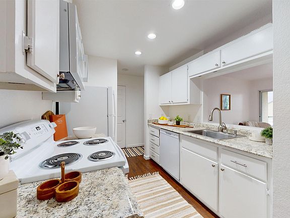 4th image of 683 Newbury Ln APT 274