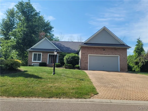 8306 Partridgeberry Dr, Baldwinsville, NY 13027