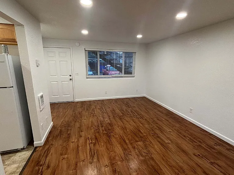 101 N 10th St #15 — Photo 3