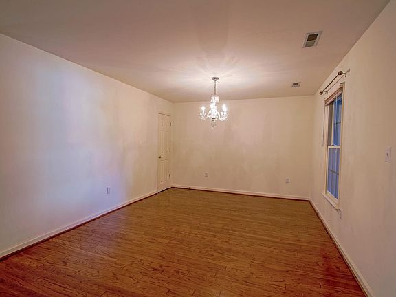 4th image of 1323 Valley Vista Ln