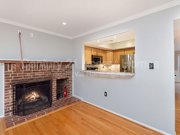 4th image of 2514 S Arlington Mill Dr APT E