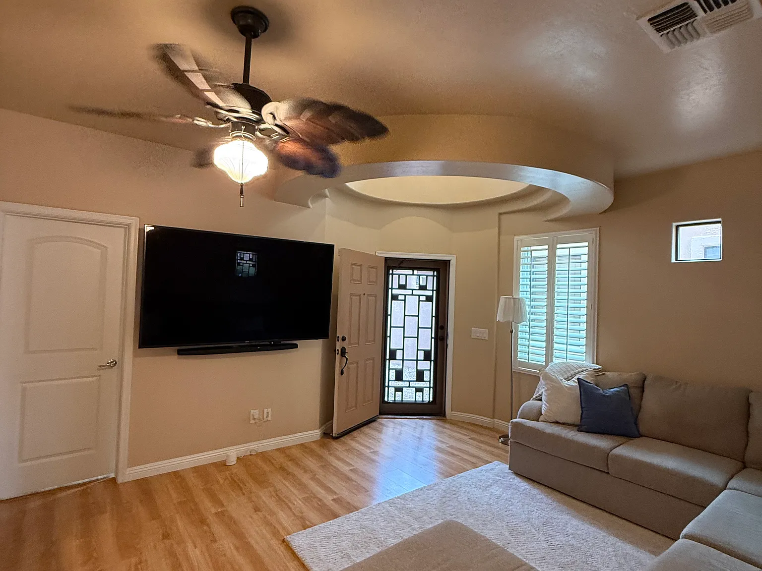 4 bed, 1589 sqft, $2,300 — Photo 4
