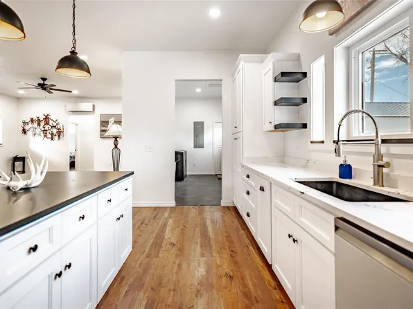 115 4th Ave SW, Choteau, MT 59422