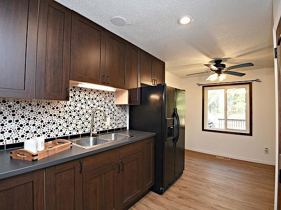 5th image of 111 River Woods Ln
