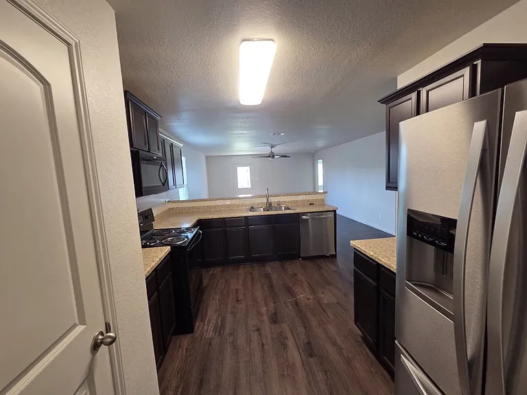 6731 Rosenthal Pass — Photo 3