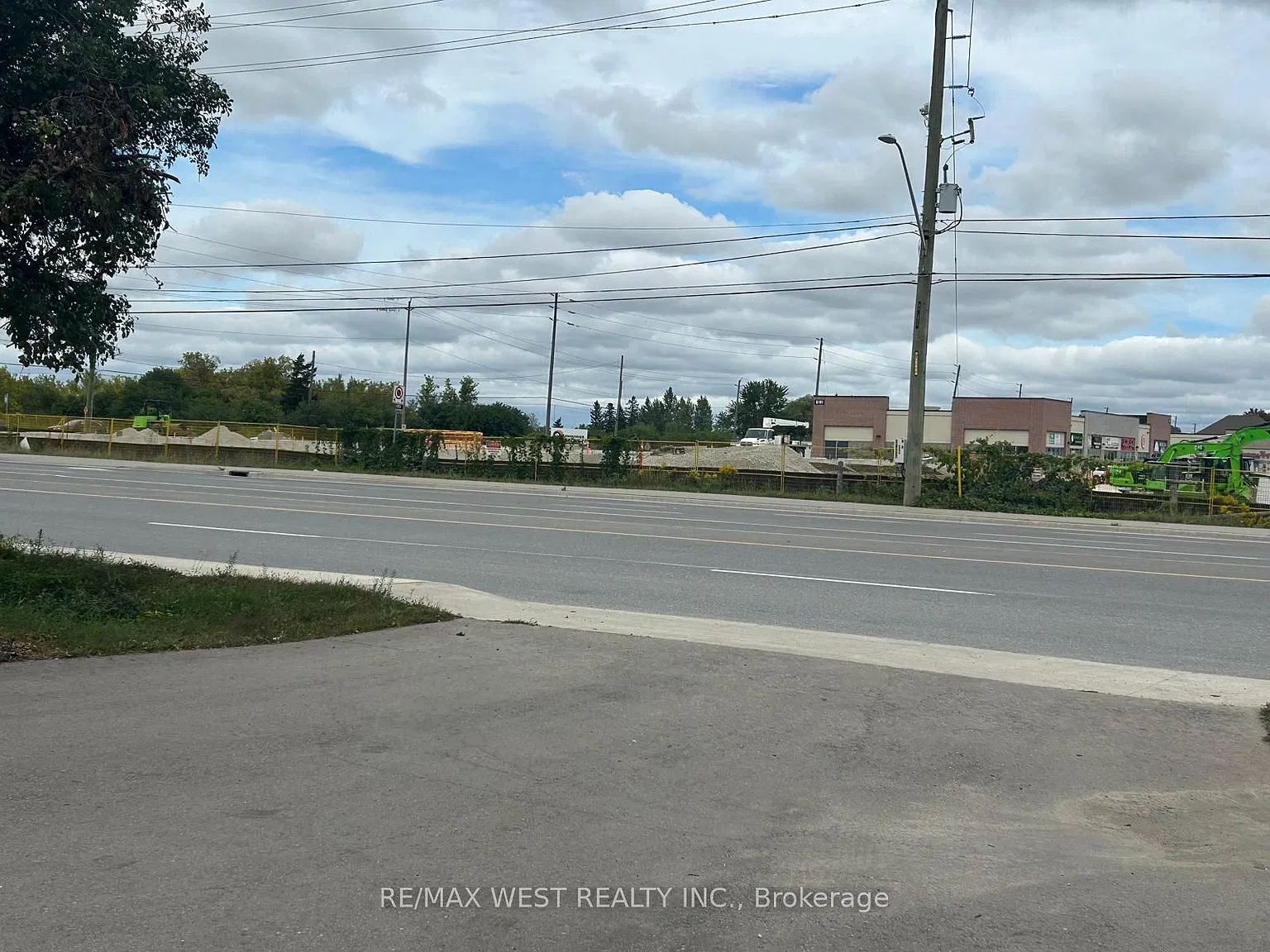 3 bed, $2,500 — Photo 2
