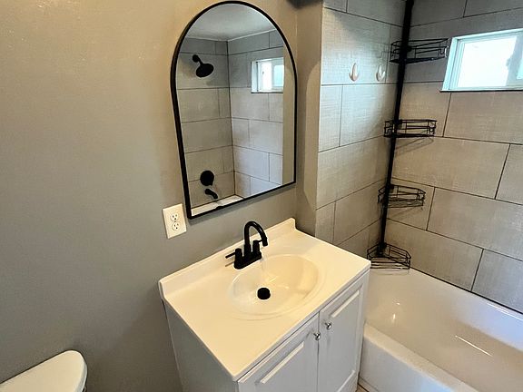 3rd image of 204 1/2 E 10th St