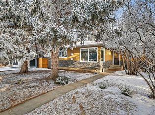 920 W 42nd St SW, Calgary, AB T3C 1Y8