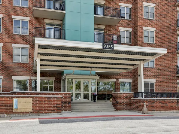 9355 Irving Park Rd APT 401, Schiller Park, IL 60176