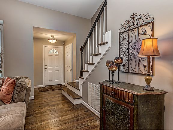 3rd image of 5919 Chalyce Ln