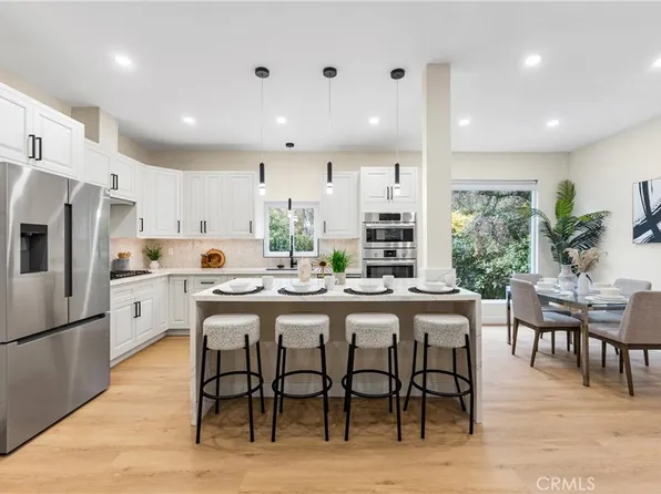 8010 Padre Ln, Los Angeles, CA 90046