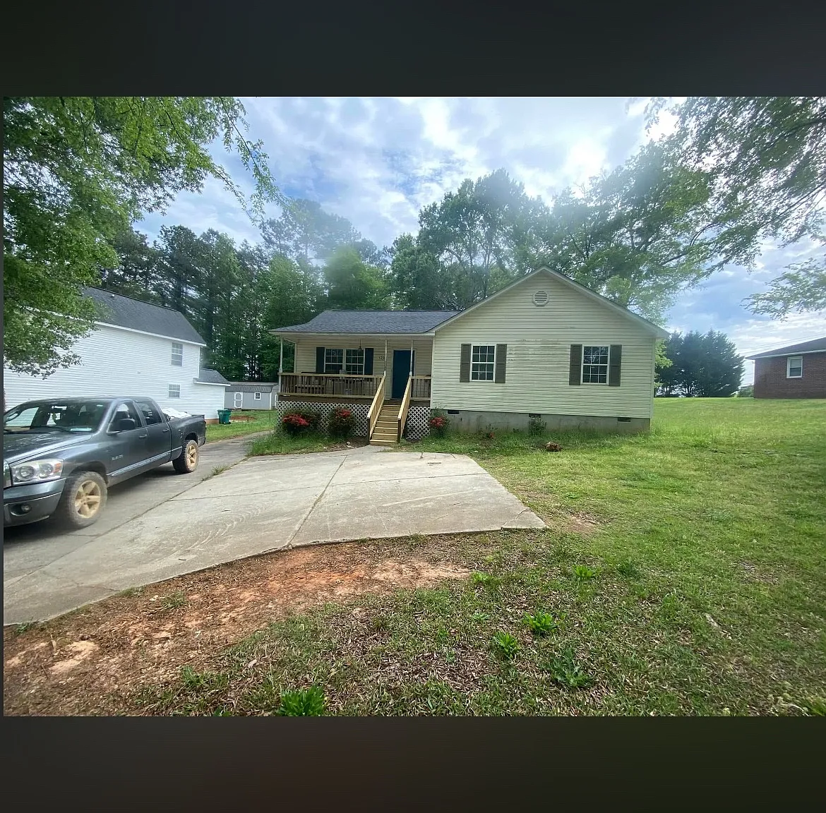 3 bed, 1152 sqft, $1,450 — Photo 1