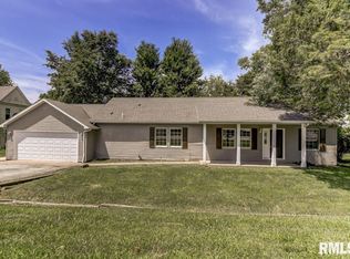 207 Jefferson St, Pleasant Plains, IL 62677