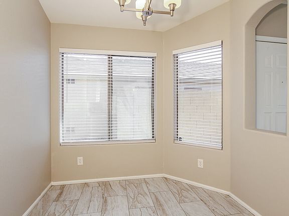 5th image of 16541 W Moreland St