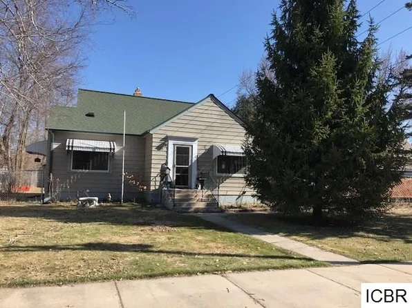119 NW 9th St, Grand Rapids, MN 55744