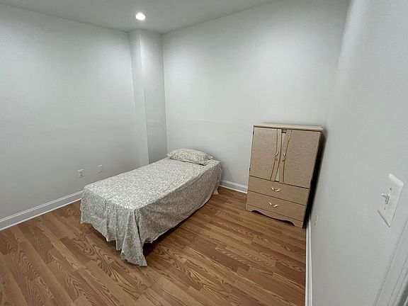 5th image of 16138 Waterford Creek Cir #B