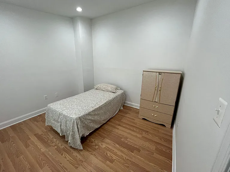 16138 Waterford Creek Cir #B — Photo 5