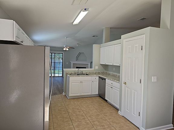 2nd image of 546 Summit Dr