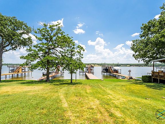 4th image of Park Harbor Dr