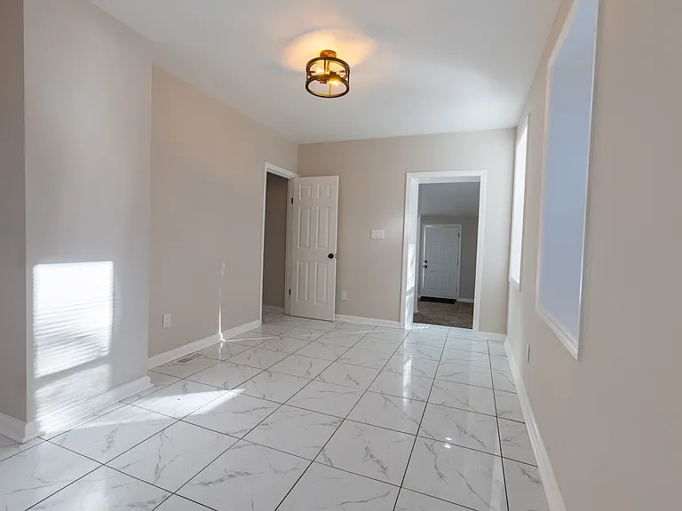 231 Jackson St — Photo 15