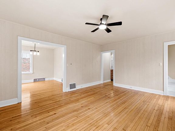 2nd image of 526 Pinetree ROAD