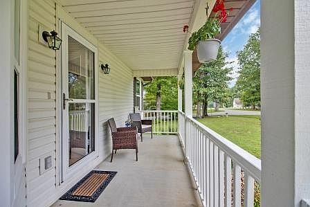 4th image of 109 Bradford Ln
