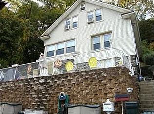 34 Oakdene Ter, Edgewater, NJ 07020