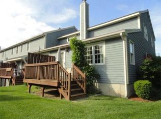 41 Betsy Ross Cir, Sturbridge, MA 01566