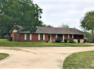 531 Ham Ln, Uvalde, TX 78801