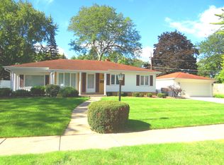 360 N Pioneer Dr, Addison, IL 60101