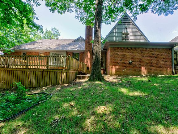 3rd image of 334 Brook Ridge Dr