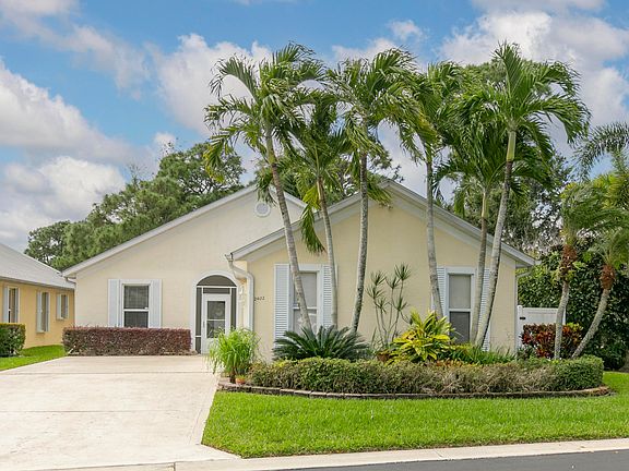 3rd image of 2402 SW Estella Terrace