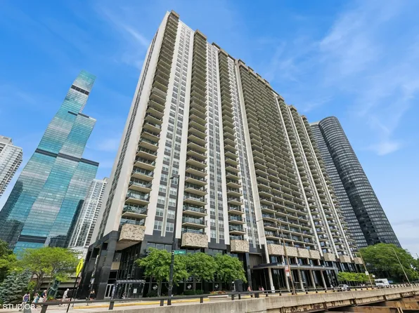 400 E Randolph St APT 2902, Chicago, IL 60601