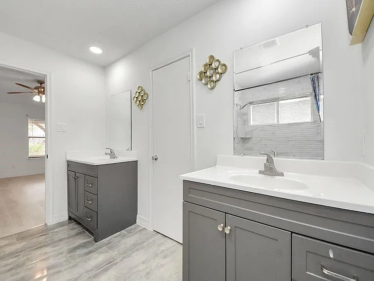 4922 E Laureldale Dr — Photo 24