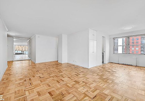 3rd image of 300 E 40th St APT 18B