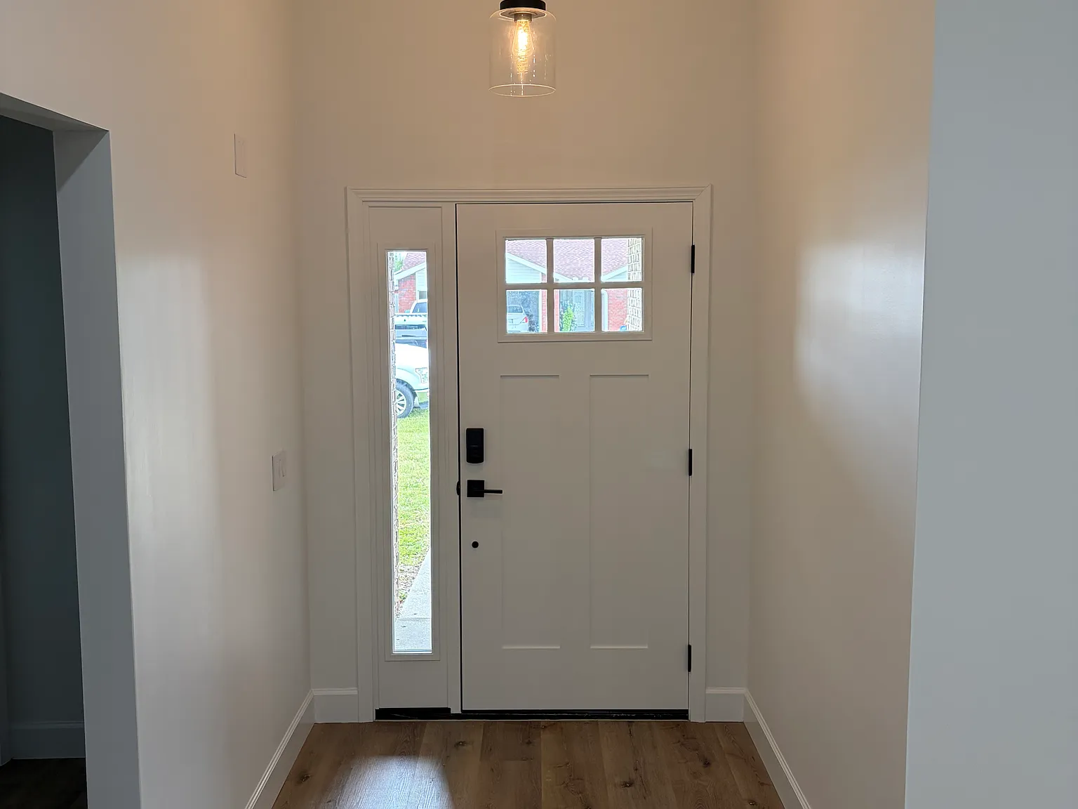 3 bed, 2321 sqft, $2,250 — Photo 4
