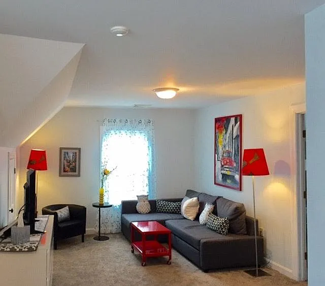 19 Grove Ave #3 — Photo 8