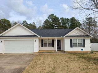 102 London Dr, Laurens, SC 29360