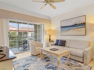 221 9th St S #327, Naples, FL 34102