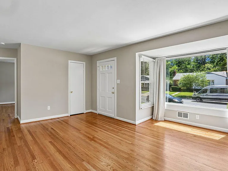 11105 Stillwater Ave — Photo 3