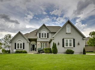 869 SW Raintree Dr, Lees Summit, MO 64082