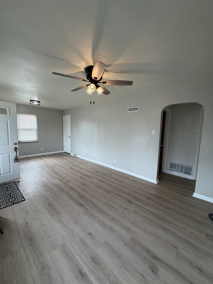 Building Photo - 9809 Ravensbrook Dr
