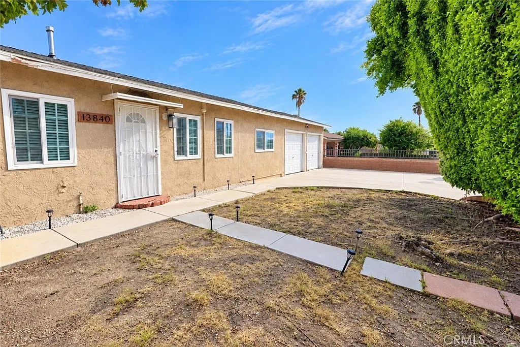 3 bed, 800 sqft, $2,900 — Photo 3