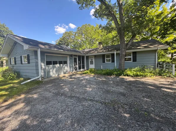 4213 Ravine Dr, Crystal Lake, IL 60012