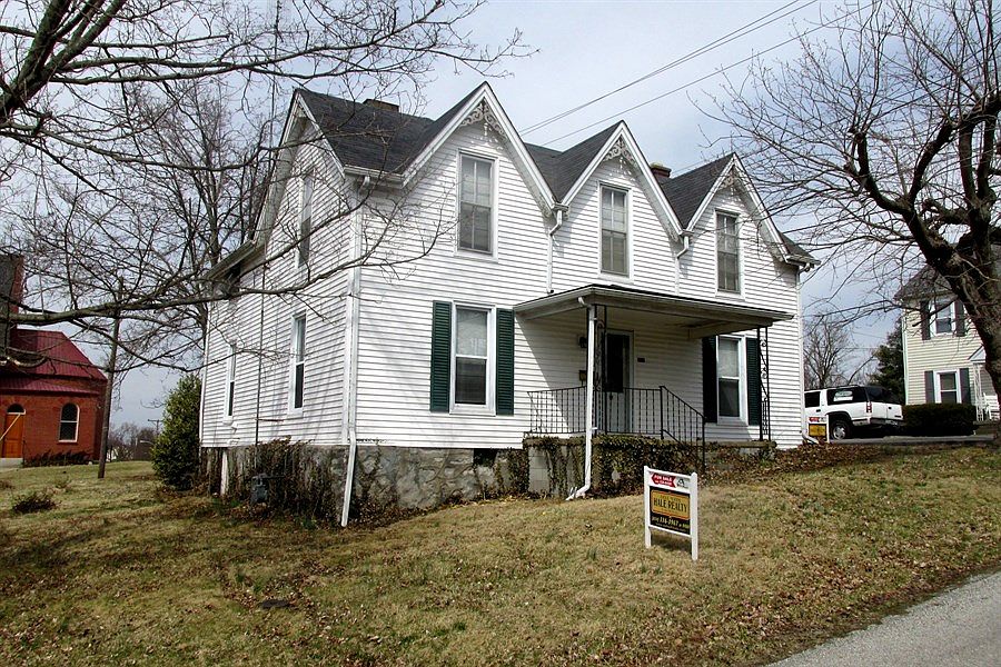 2nd image of 204 N Locust St