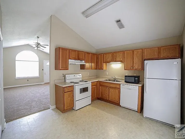 220 Harvest Way — Photo 4