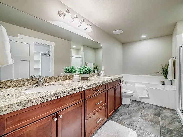 1338 W Wallsburg Dr — Photo 12